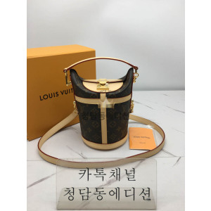 루이비통 더플백 모노그램 (ZP동일가죽)