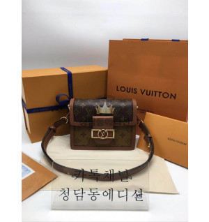 루이비통 미니 도핀 모노그램 숄더백 (ZP동일가죽)