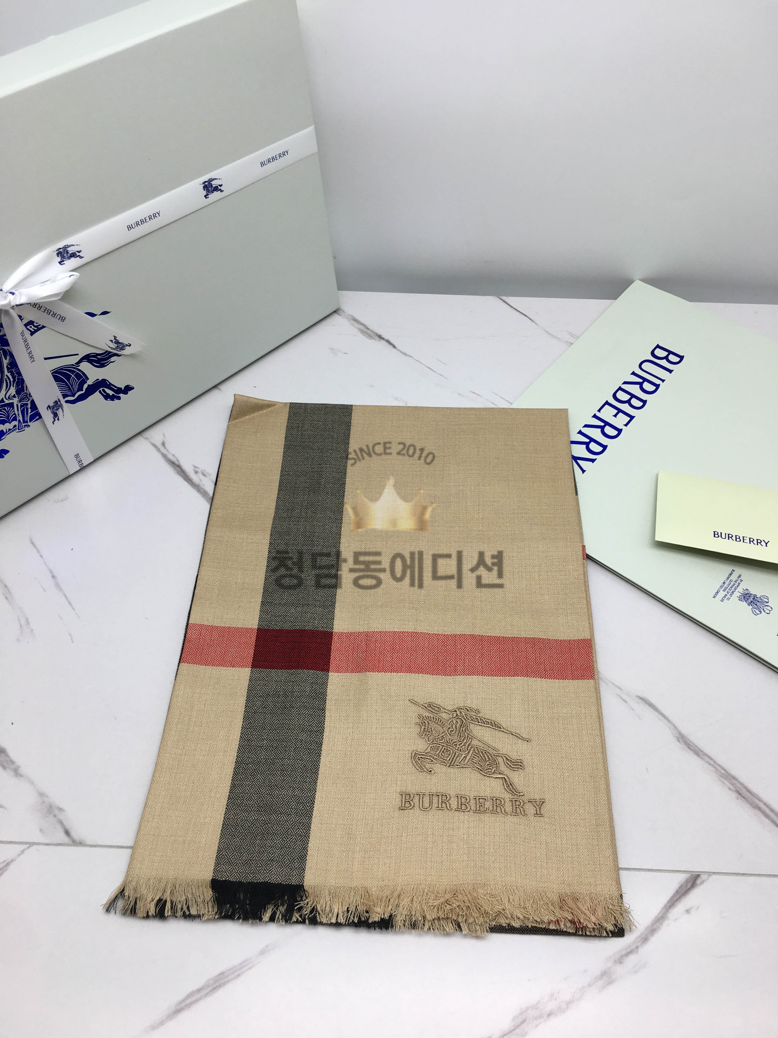 버버리 클래식 다이아몬드 패턴 머플러