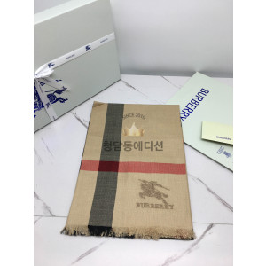 버버리 클래식 다이아몬드 패턴 머플러