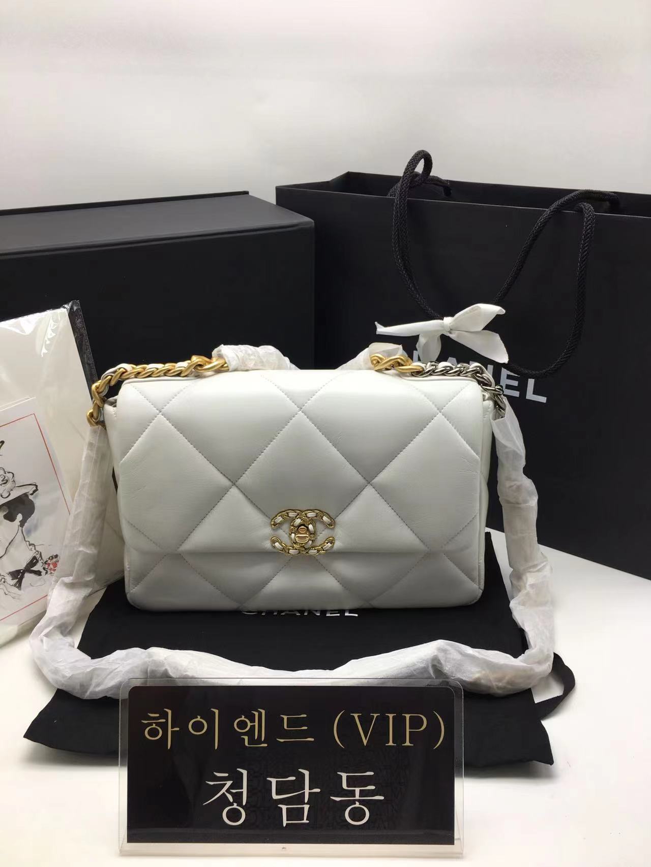 샤넬 19 플랩백 라지 (하이엔드급)