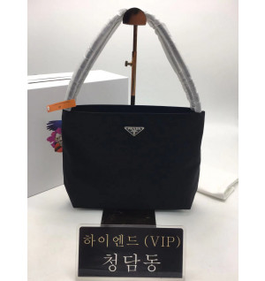 프라다 포코노 백 (하이엔드급)