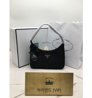 프라다 리에디션 나일론 호보백 (하이엔드급)