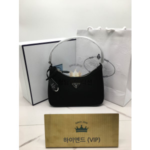 프라다 리에디션 나일론 호보백 사피아노 숄더 스트랩 (하이엔드급)