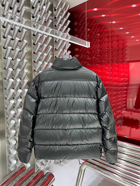 프라다 패딩 (남성용)