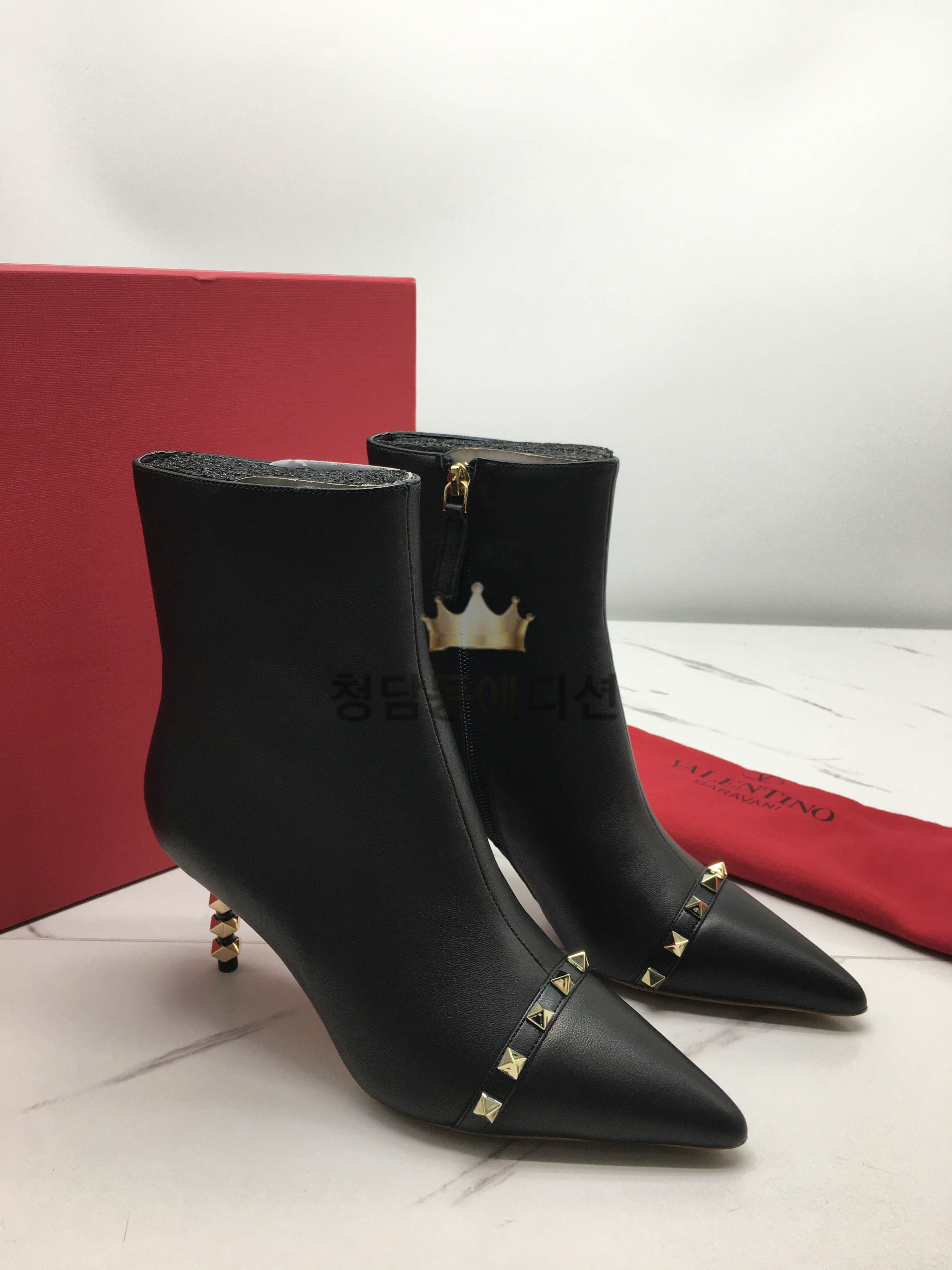 발렌티노 부츠힐