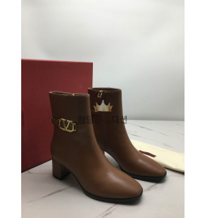 발렌티노 부츠힐