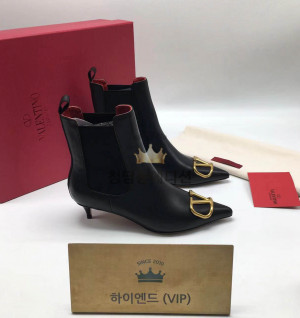 발렌티노 부츠힐