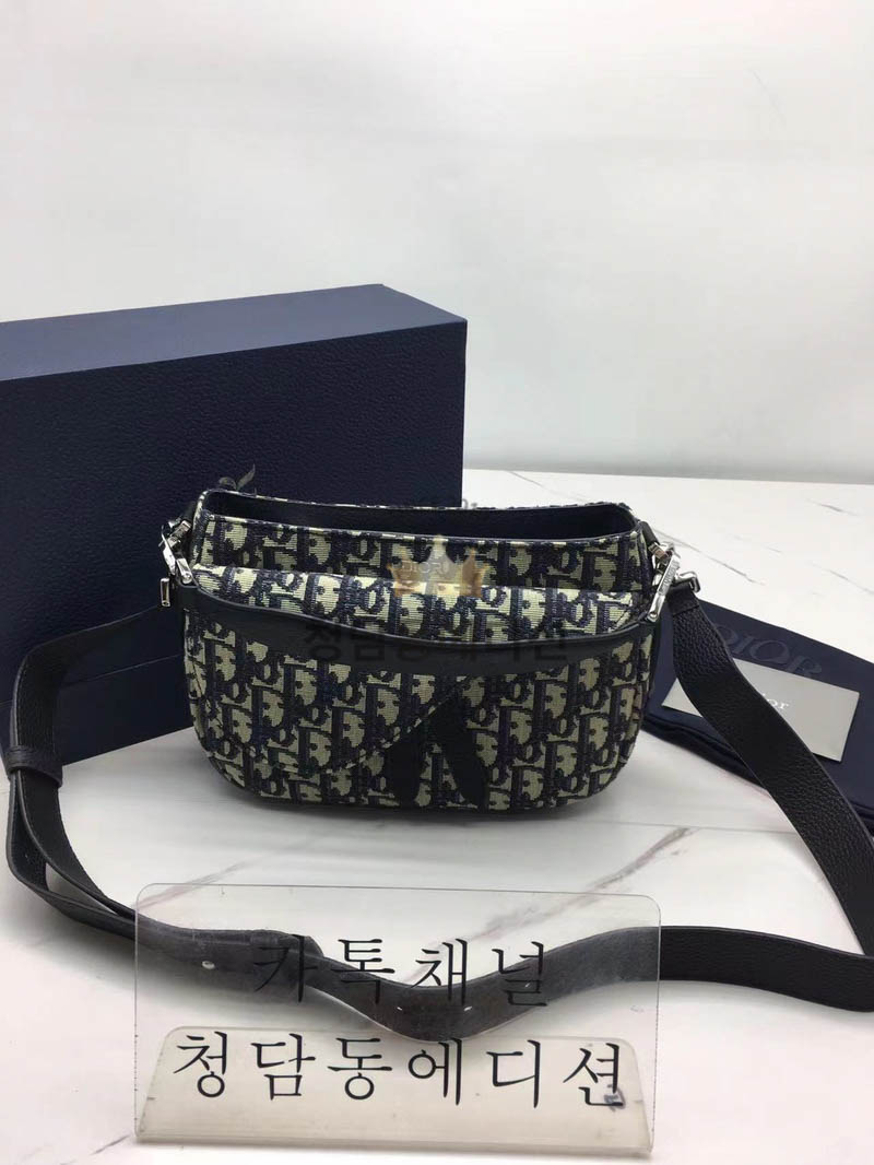 디올 CD 오블리크 새들 미니 소프트백