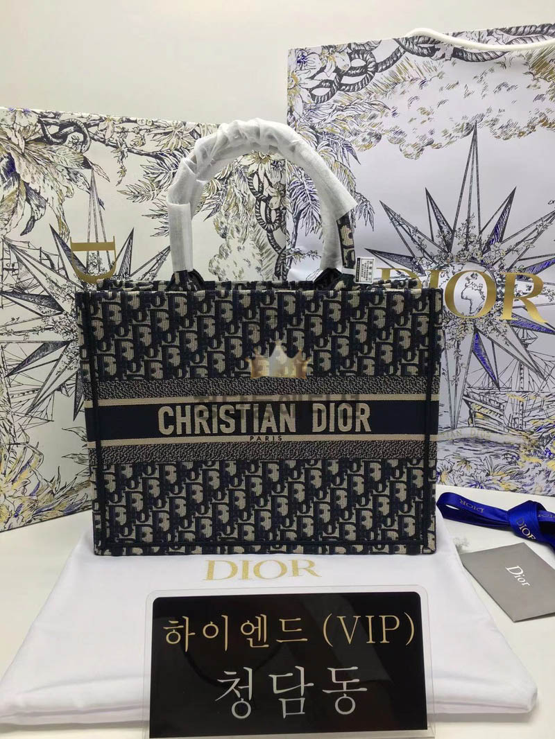 디올 북토트백 미디움