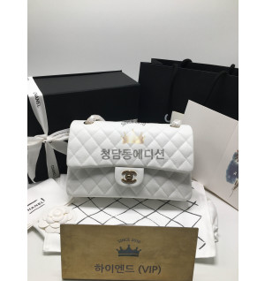 샤넬 클래식백 작은 캐비어스킨 라이트골드 미디움 25.5cm