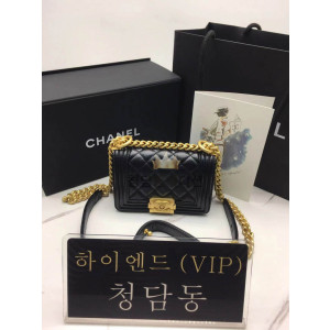 샤넬 미니 보이백 캐비어스킨