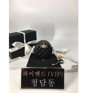 샤넬 클래식 골드볼 체인 라운드백 AP1449