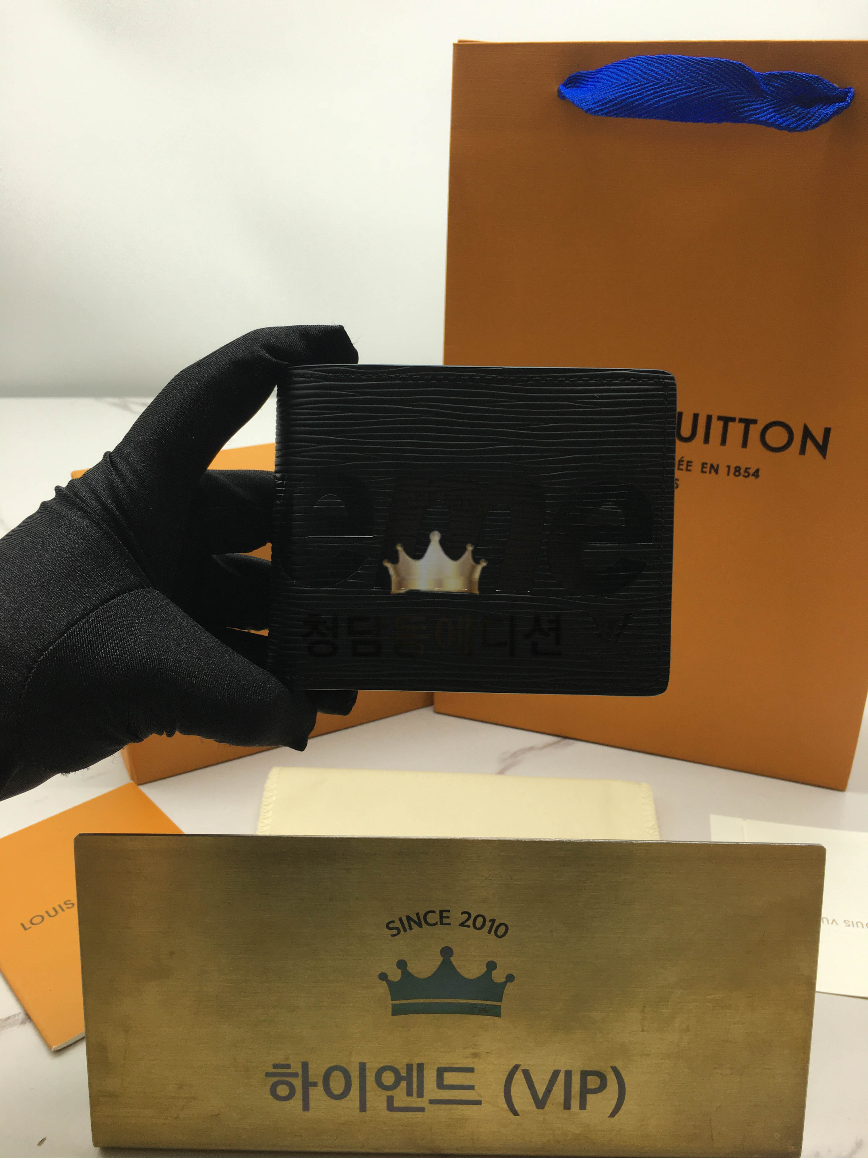 루이비통 X 슈프림 콜라보 반지갑
