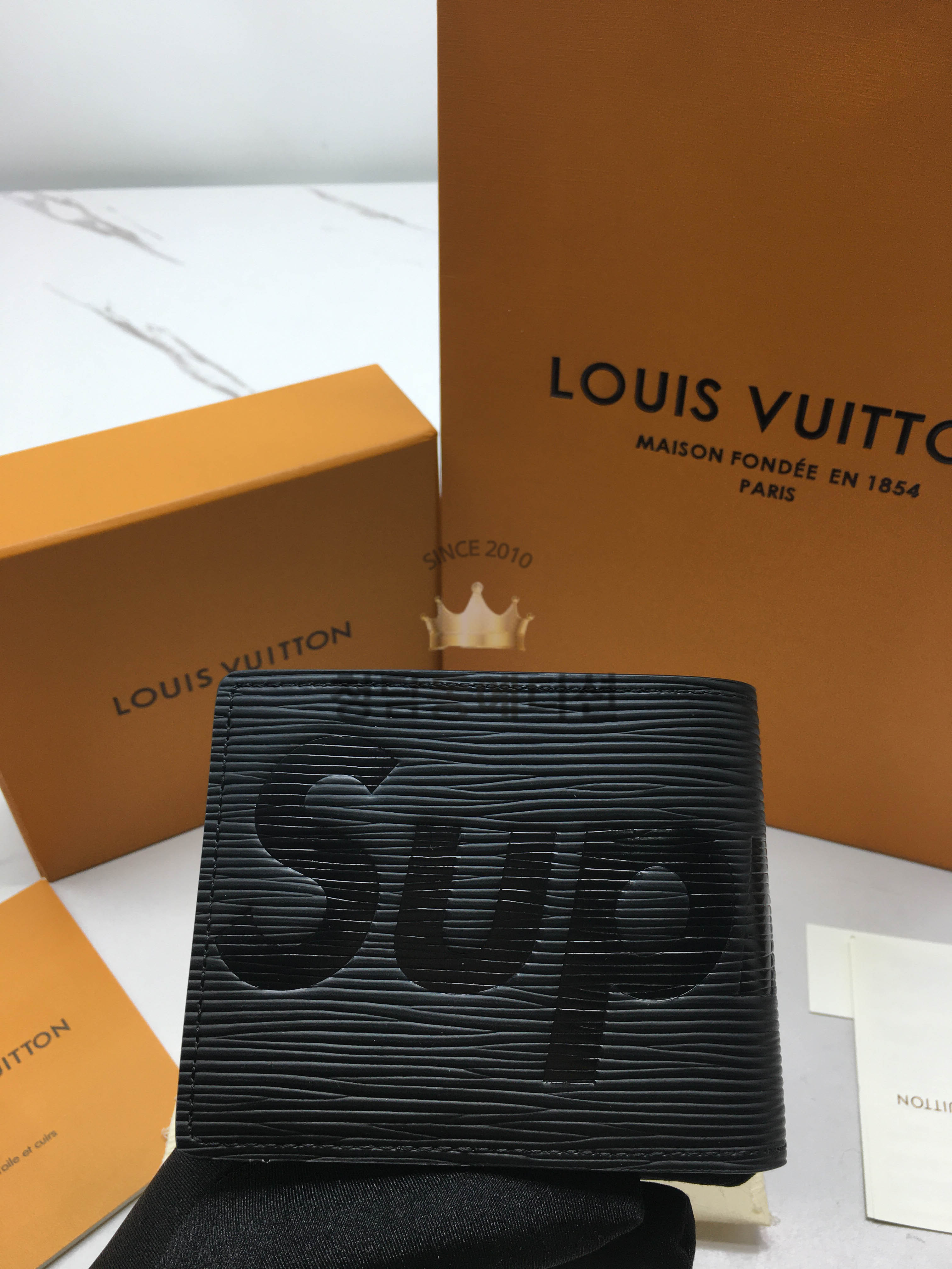 루이비통 X 슈프림 콜라보 반지갑