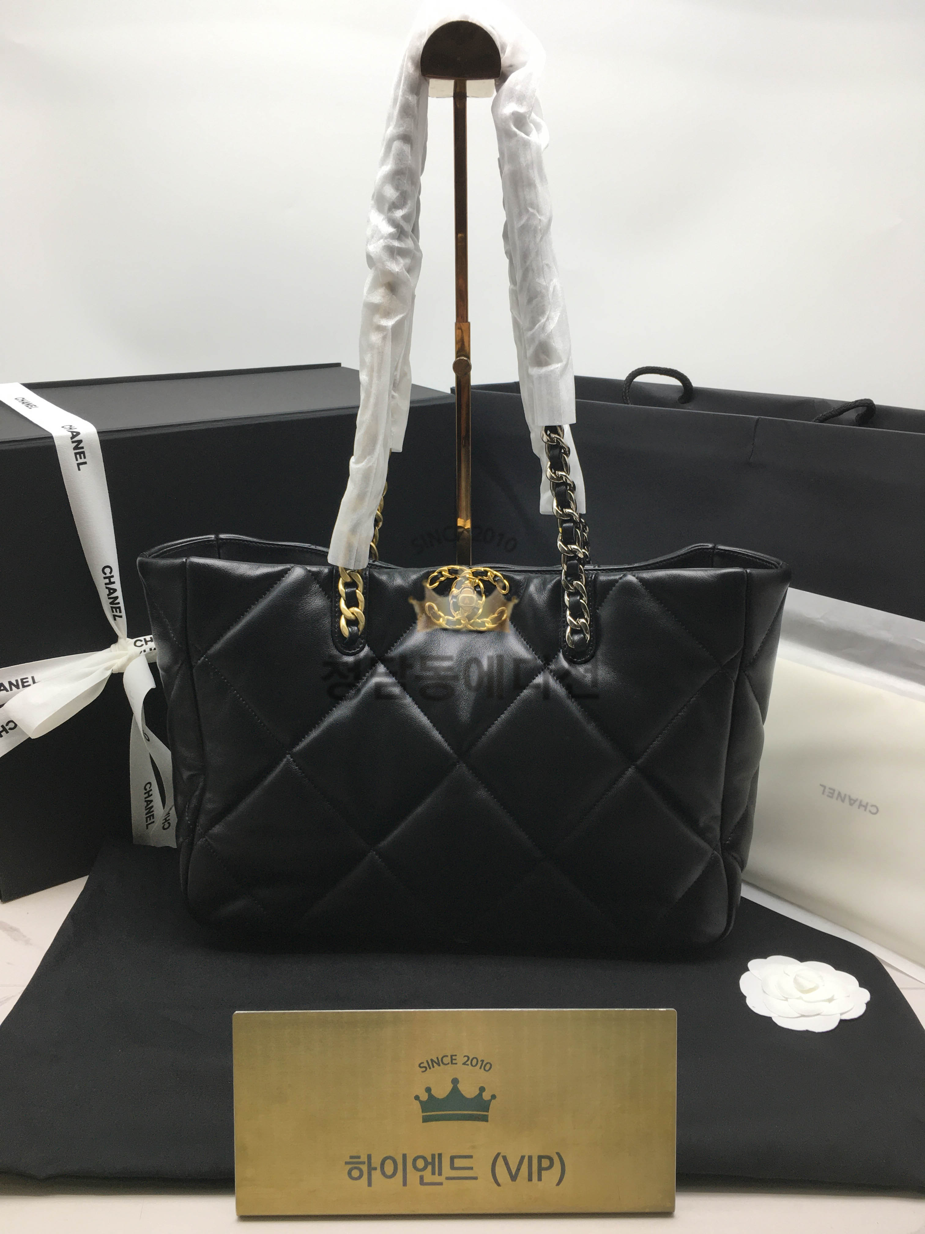 샤넬 19쇼핑백 (하이엔드급)