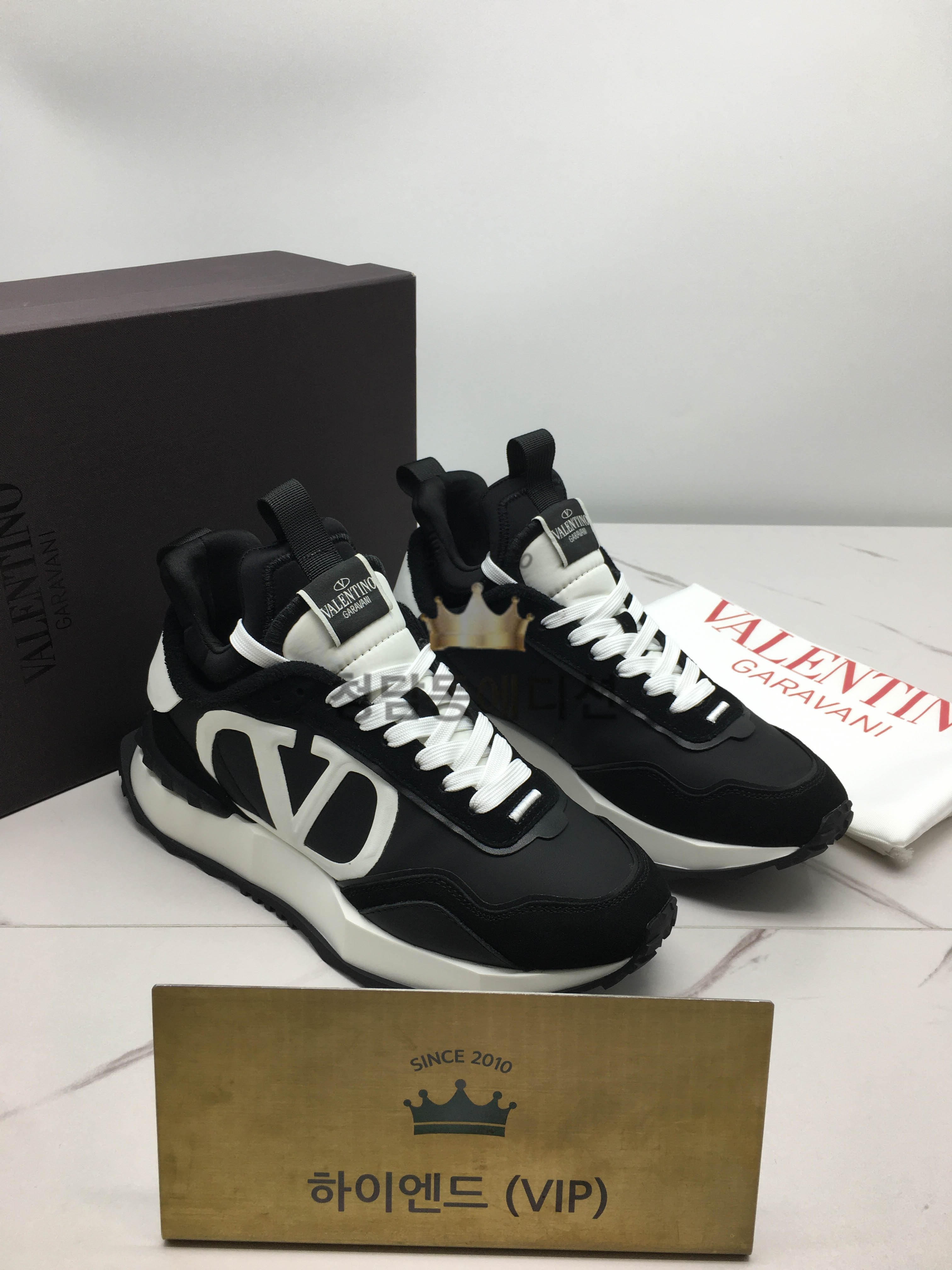 발렌티노 vltn 가라바니 스니커즈 (남성용)