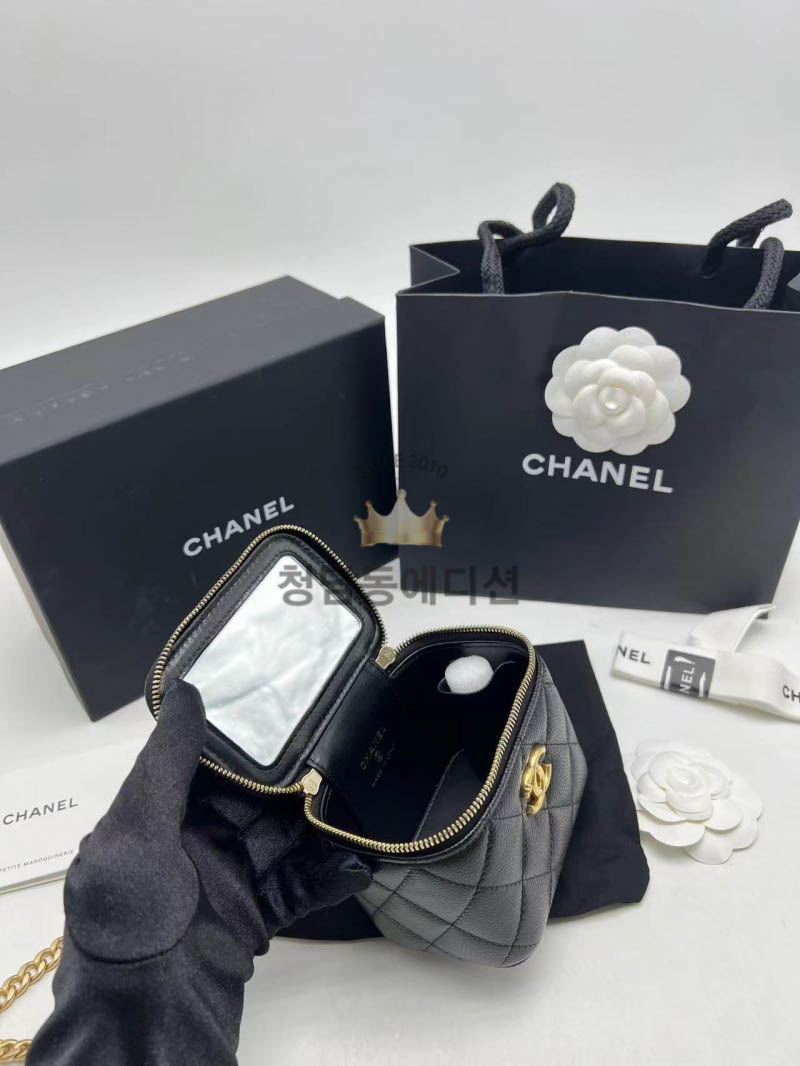 샤넬 23P 하트볼 베니티 AP3203