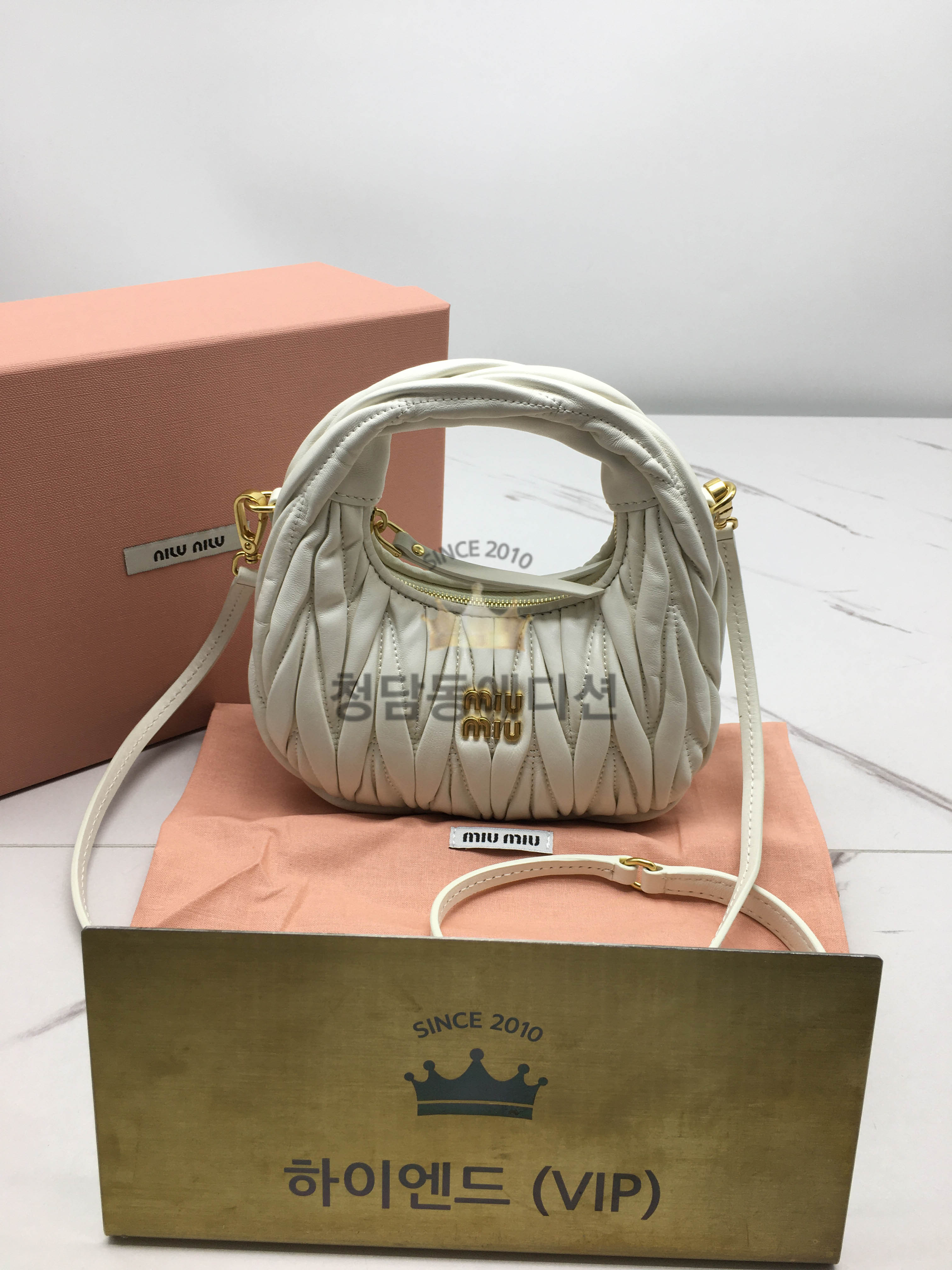 미우미우 MIU MIU 완더 마테라쎄 호보백 미니