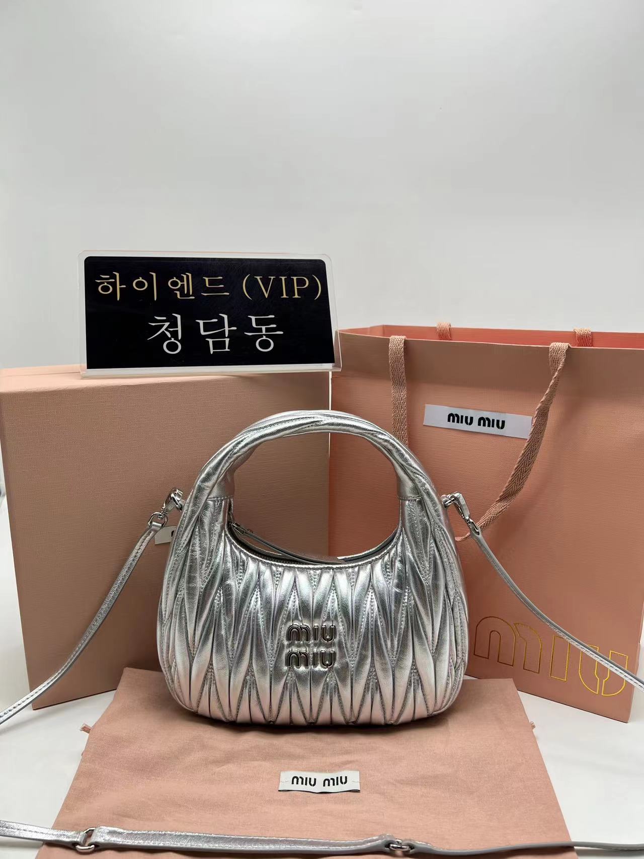미우미우 miu miu 완더 마테라쎄 호보백 스몰