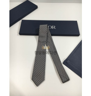 디올 넥타이