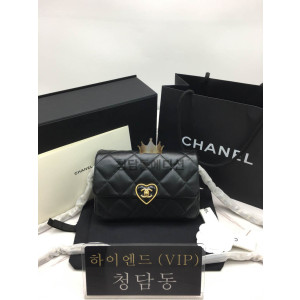 샤넬 22S 하트 CC로고 플랩백 뉴미니