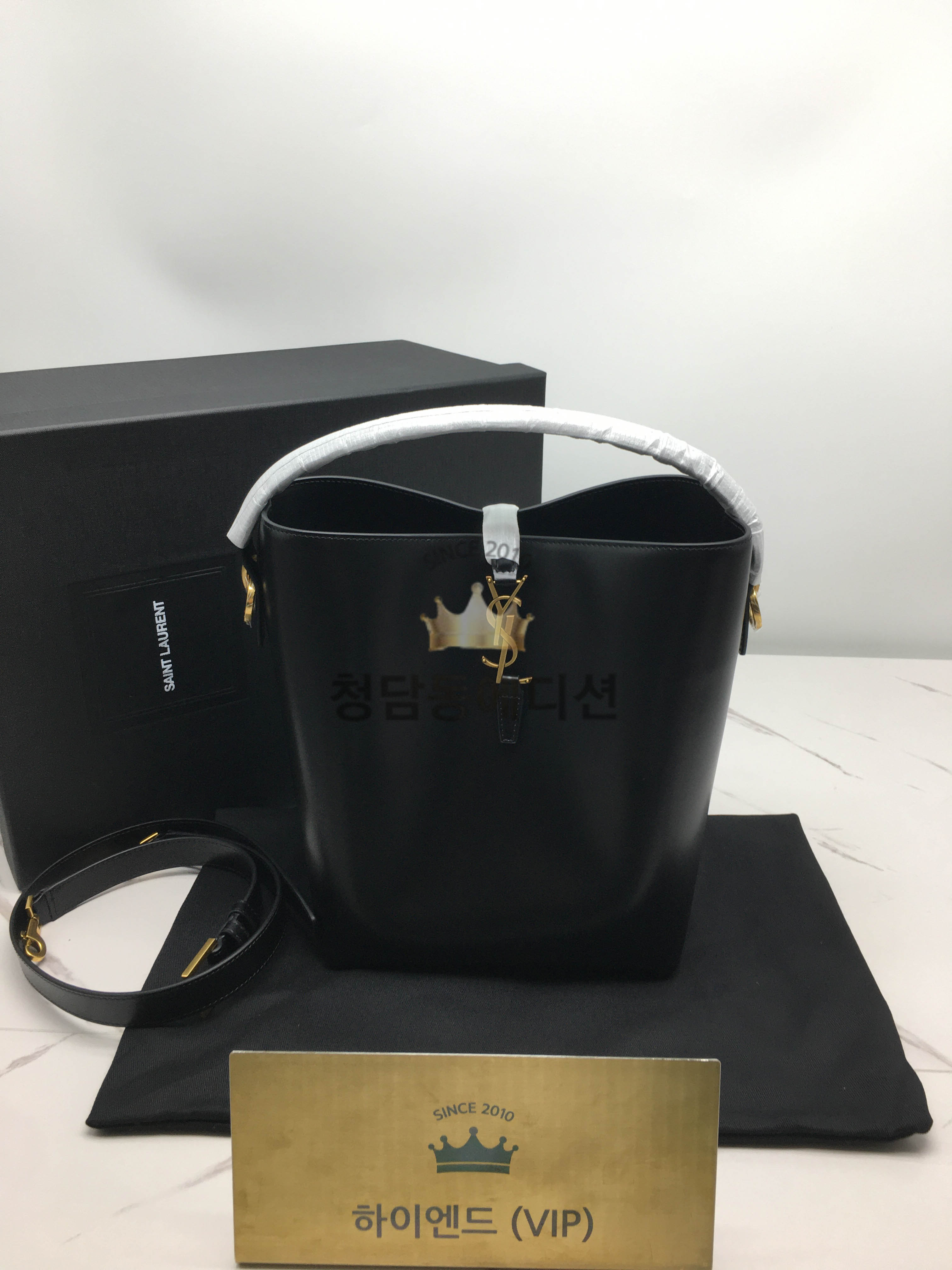생로랑 버킷백 LE37