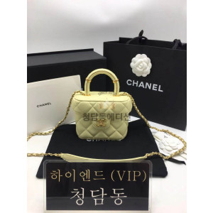 샤넬 23SS 스몰 코스메틱 케이스 AS3973