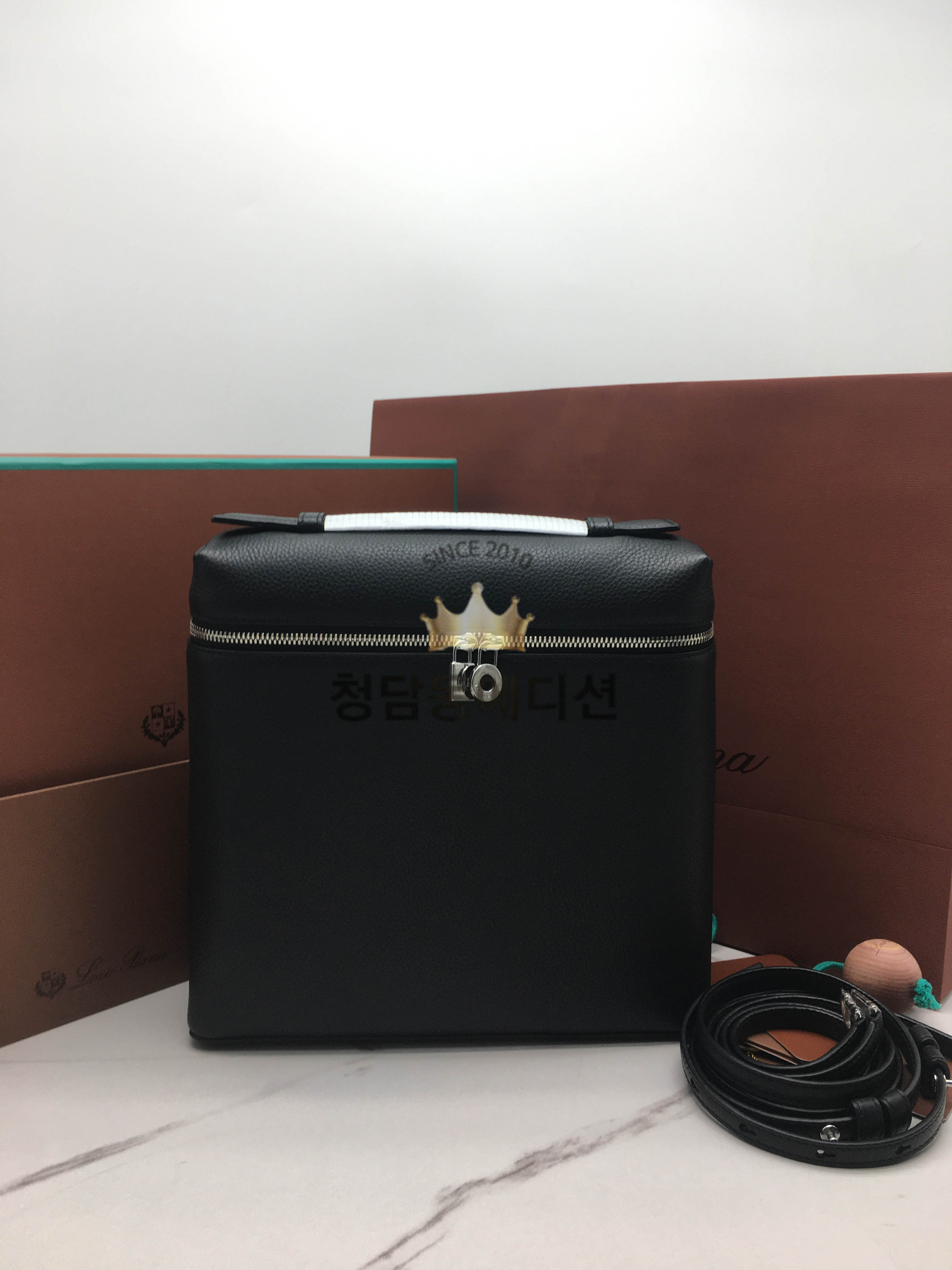 로로피아나 loro piana L23.5 레더 엑스트라 포켓 백팩