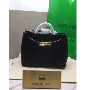 보테가베네타 24SS 안디아모 미디움 743572 (컬러 블랙)