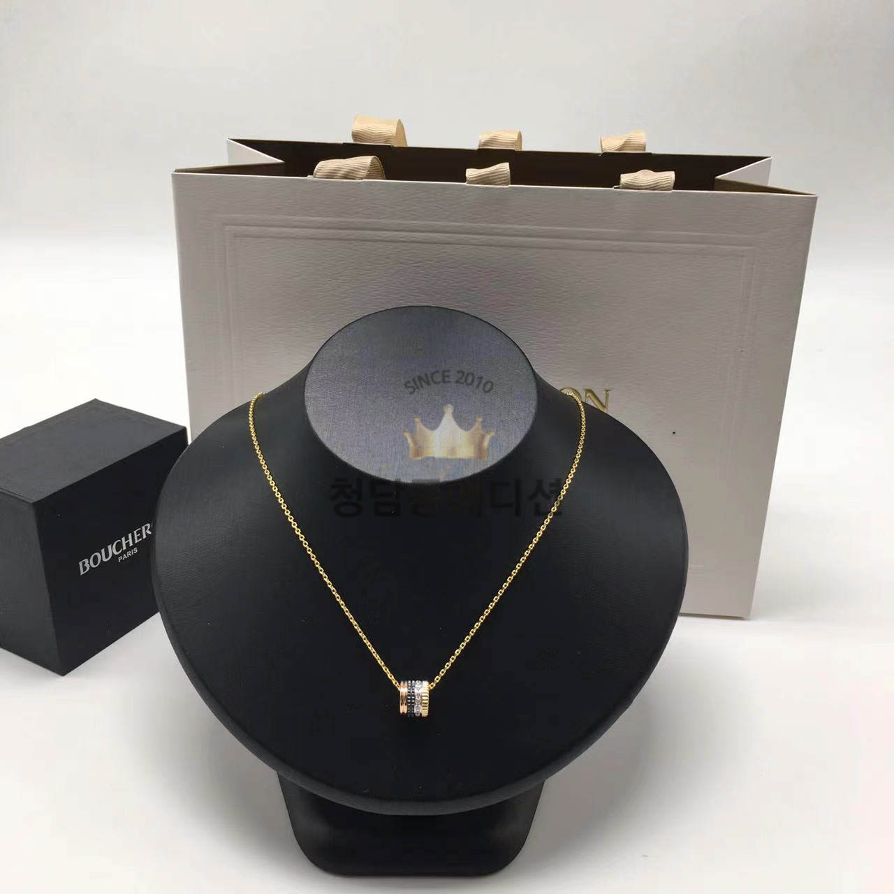 부쉐론 콰트로 클래식 펜던트 (컬러 옐로우골드, 화이트골드)