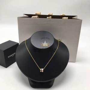 부쉐론 콰트로 클래식 펜던트 (컬러 옐로우골드, 화이트골드)