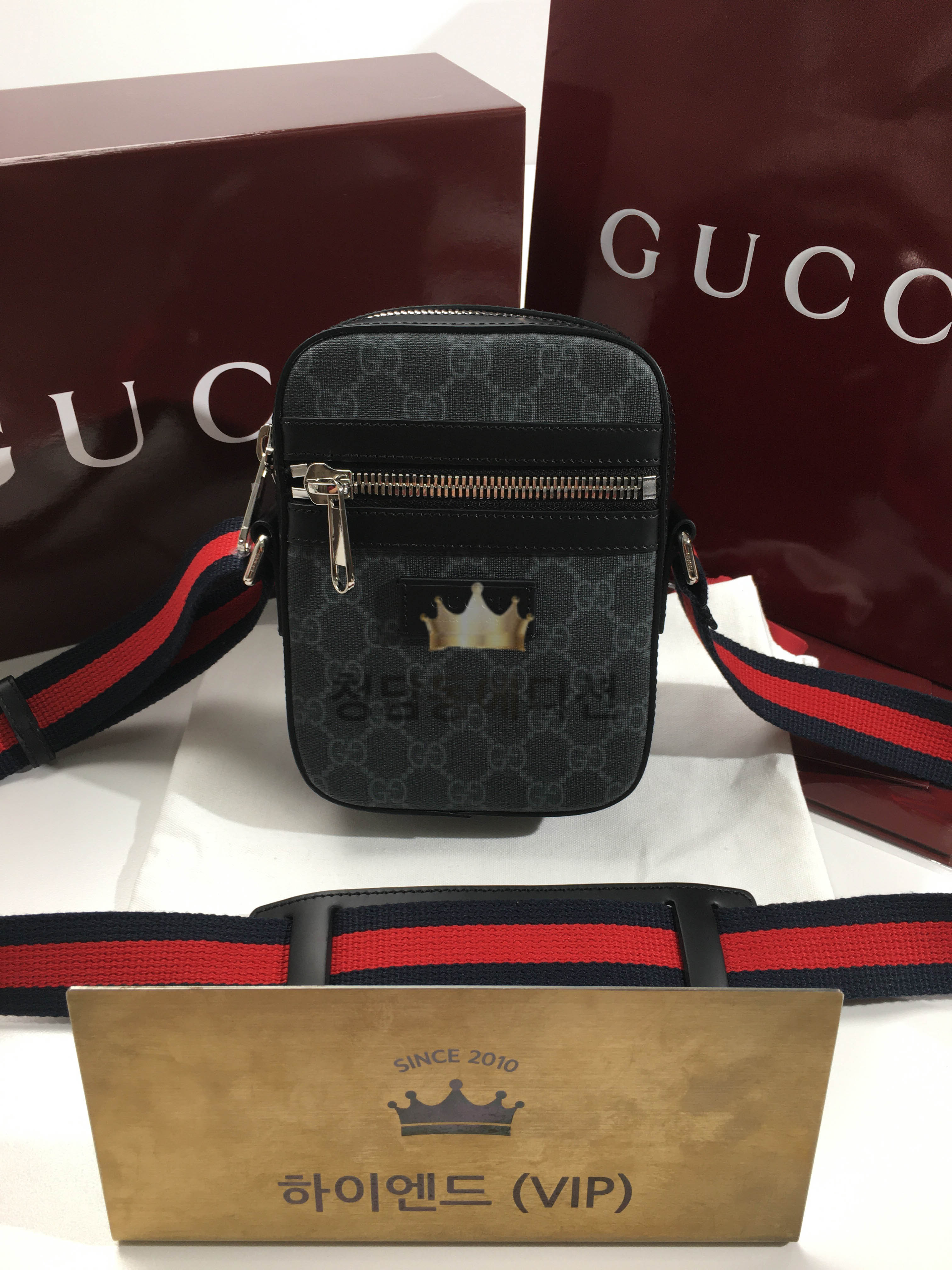 구찌 GG 수프림 메신저백 598103