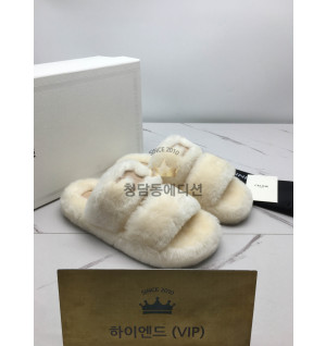 셀린느 퍼 슬리퍼 트리옹프 시어링