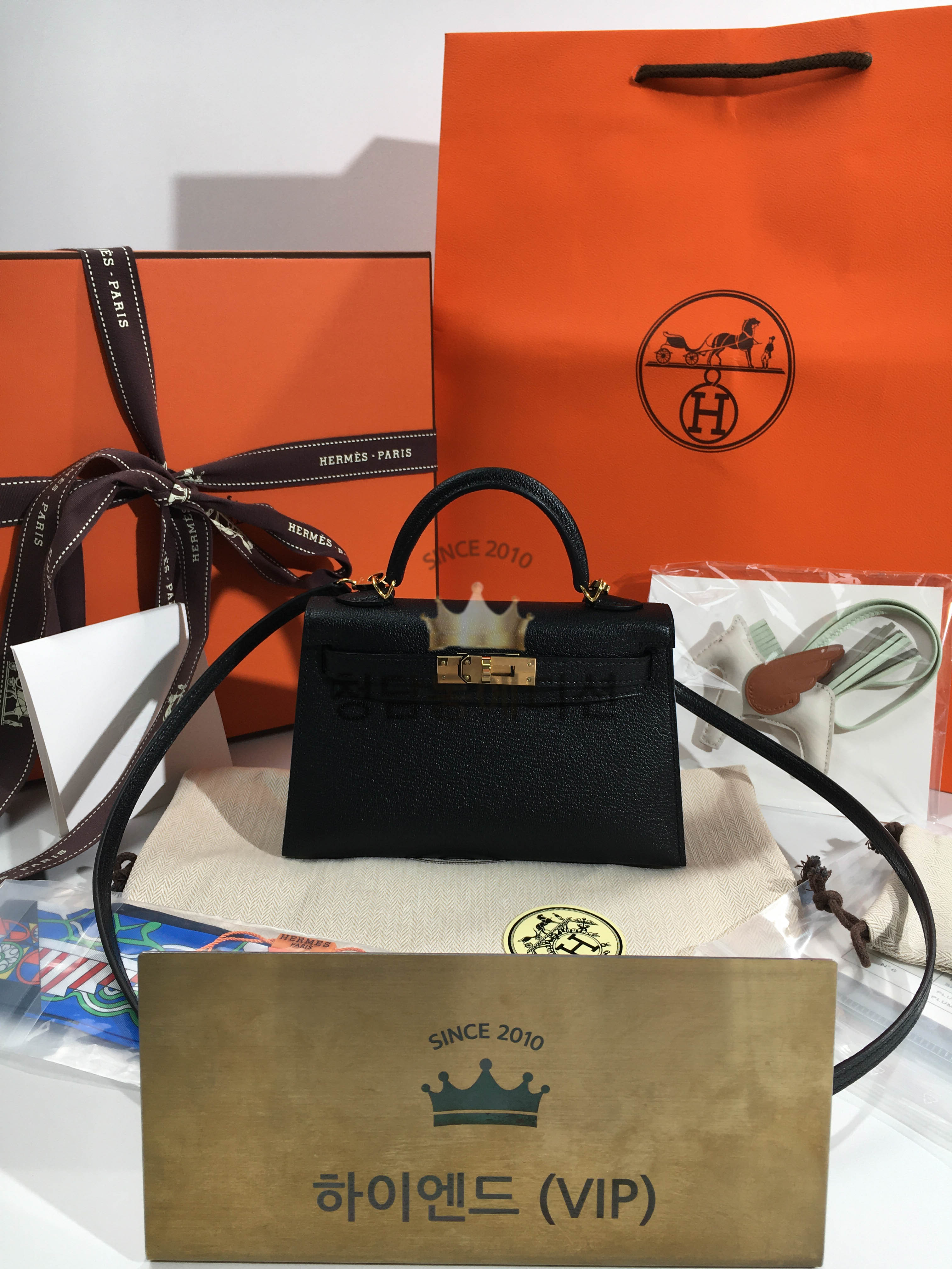 에르메스 미니 켈리2 올수공 (컬러명 Verso 누아 / 블루뉘) (가죽 쉐브레)