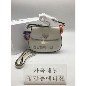 프라다 플랩 브러시드