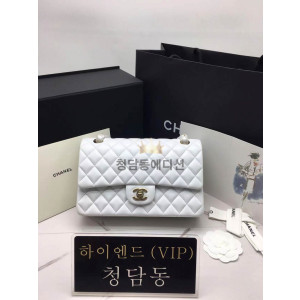 샤넬 클래식백 램스킨 라이트골드 미디움 25.5cm