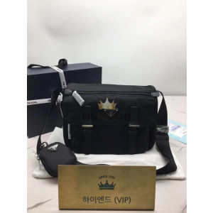 프라다 리나일론 숄더백 1BD953