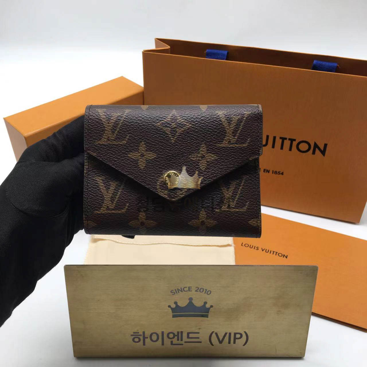 루이비통 모노그램 빅토린 월릿 M62472