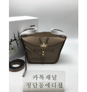 로에베 해먹백 컴팩트 (컬러 샌드)