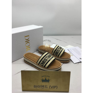 디올 슬리퍼