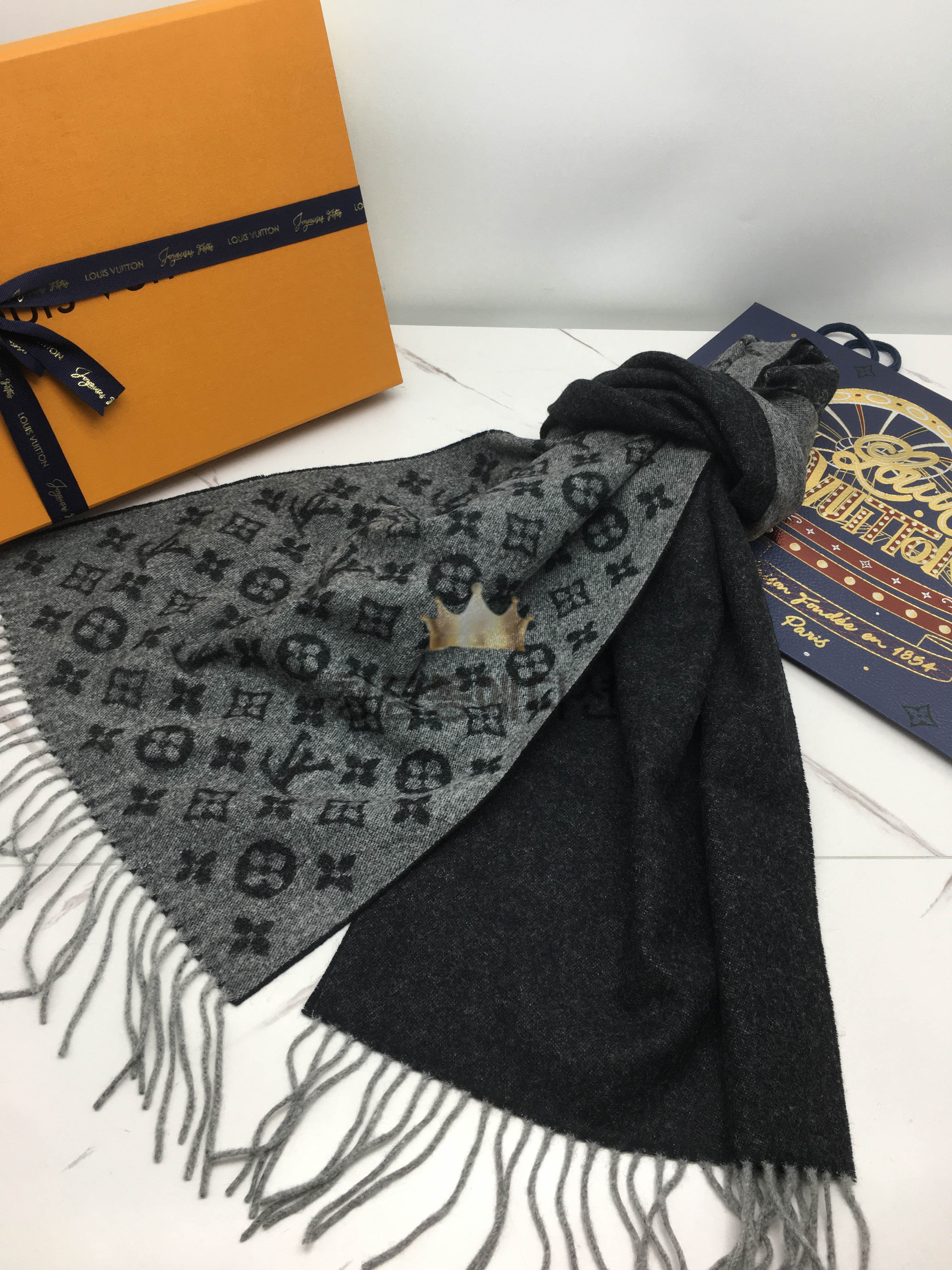 루이비통 모노그램 그라디엉 머플러
