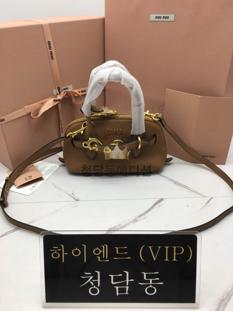 미우미우 아방뛰르 미니 나파 가죽 백