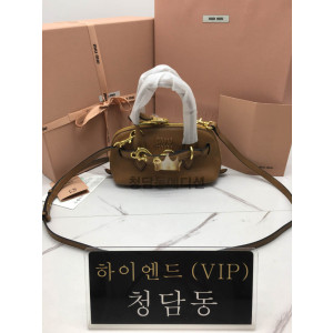 미우미우 아방뛰르 미니 나파 가죽 백