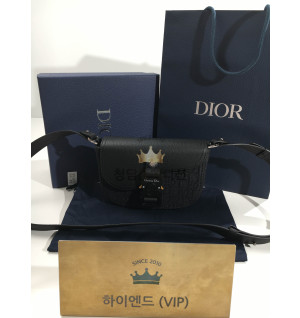 디올 새들 플랩 메신저백 19.5cm (upgrade ver.)