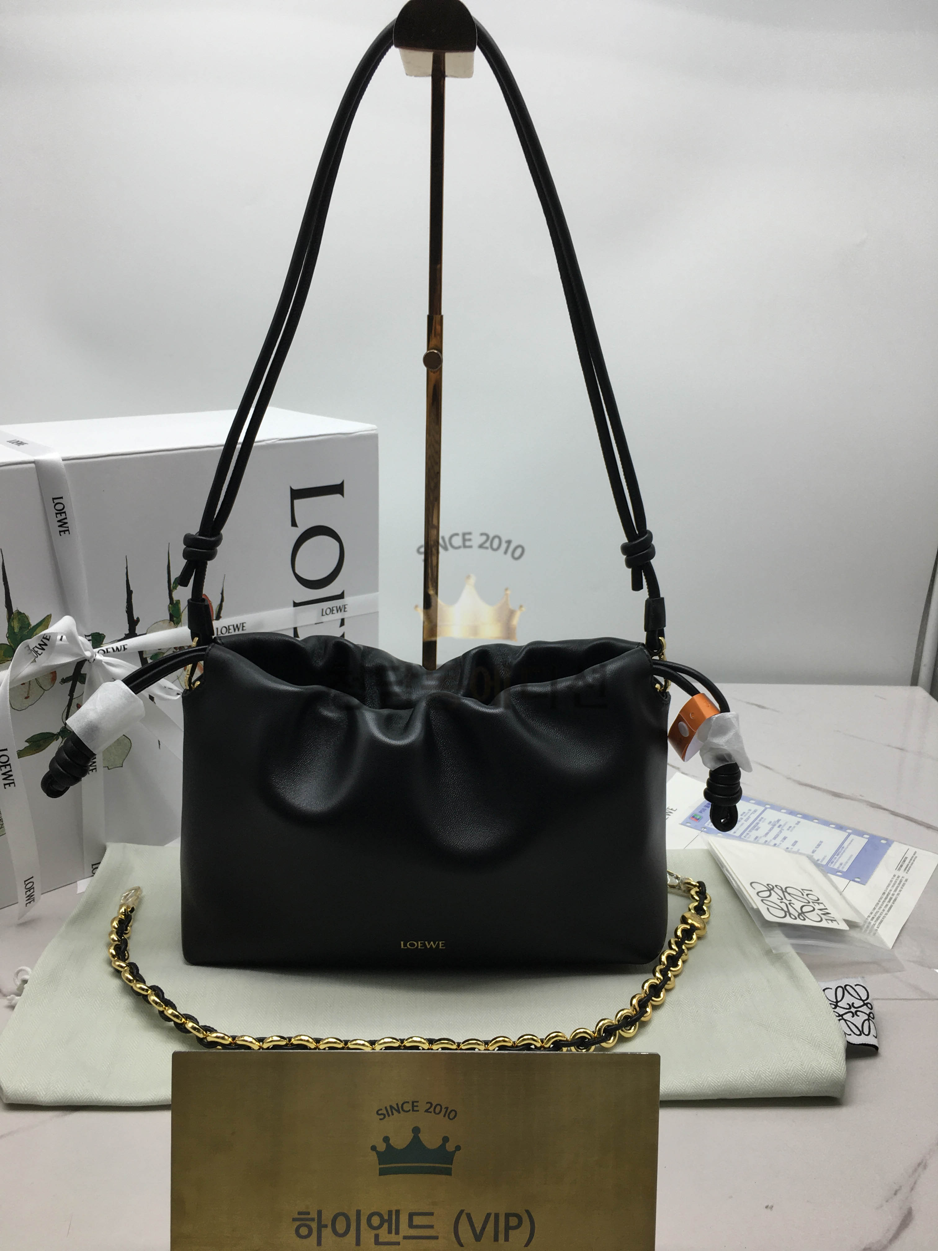 로에베 미디엄 플라멩고 펄스 (램스킨)