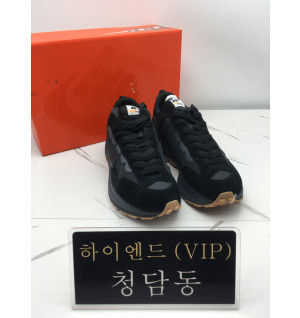 나이키 사카이2 베이퍼 와플 블랙 사이즈 250(여성)