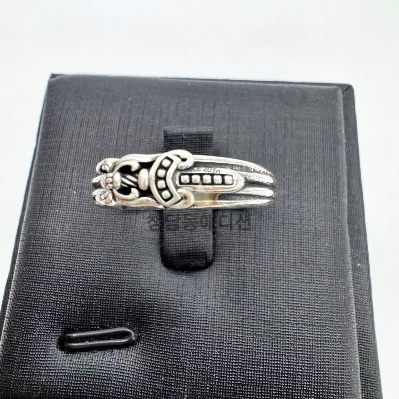 크롬하츠 베이비 대거 링