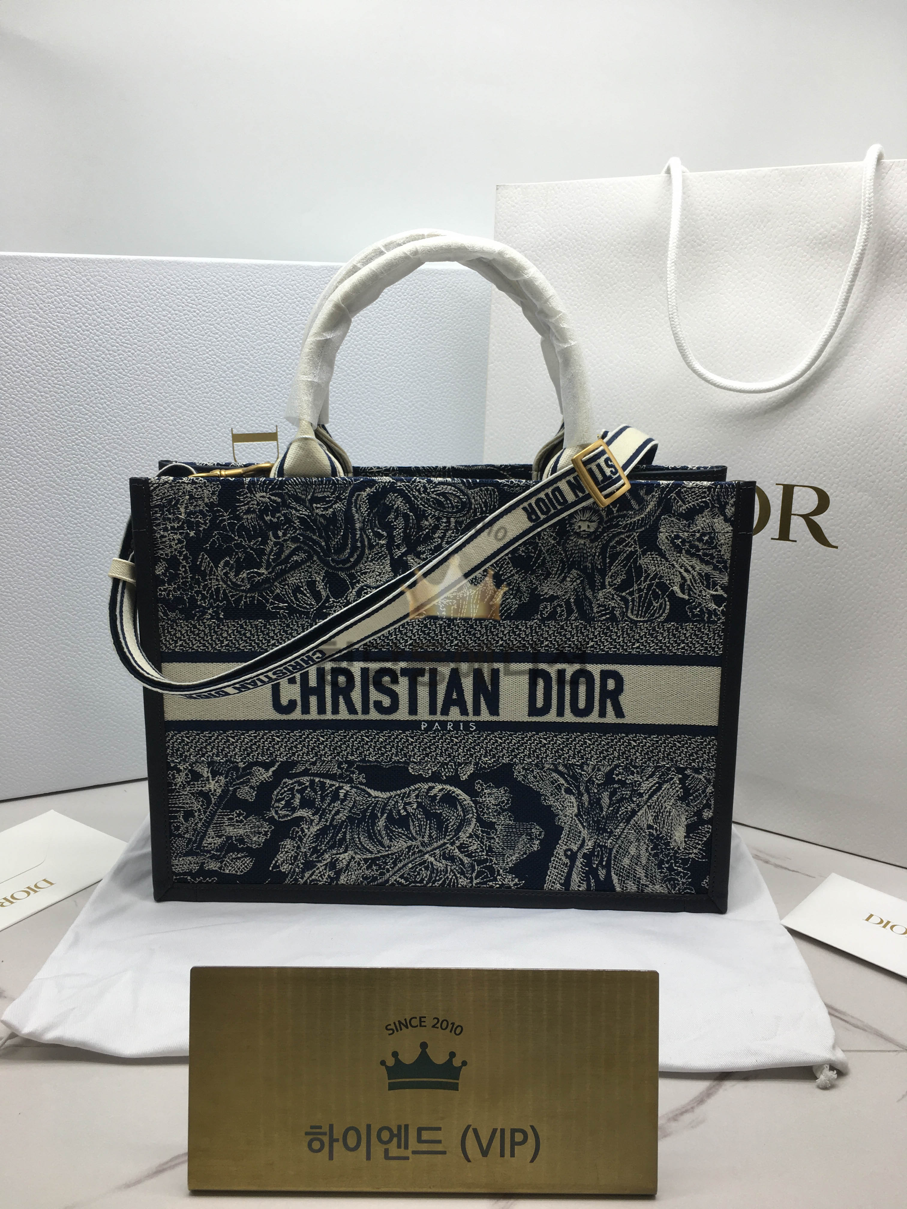 디올 북토트백 미디움 (숄더 스트랩 ver.)