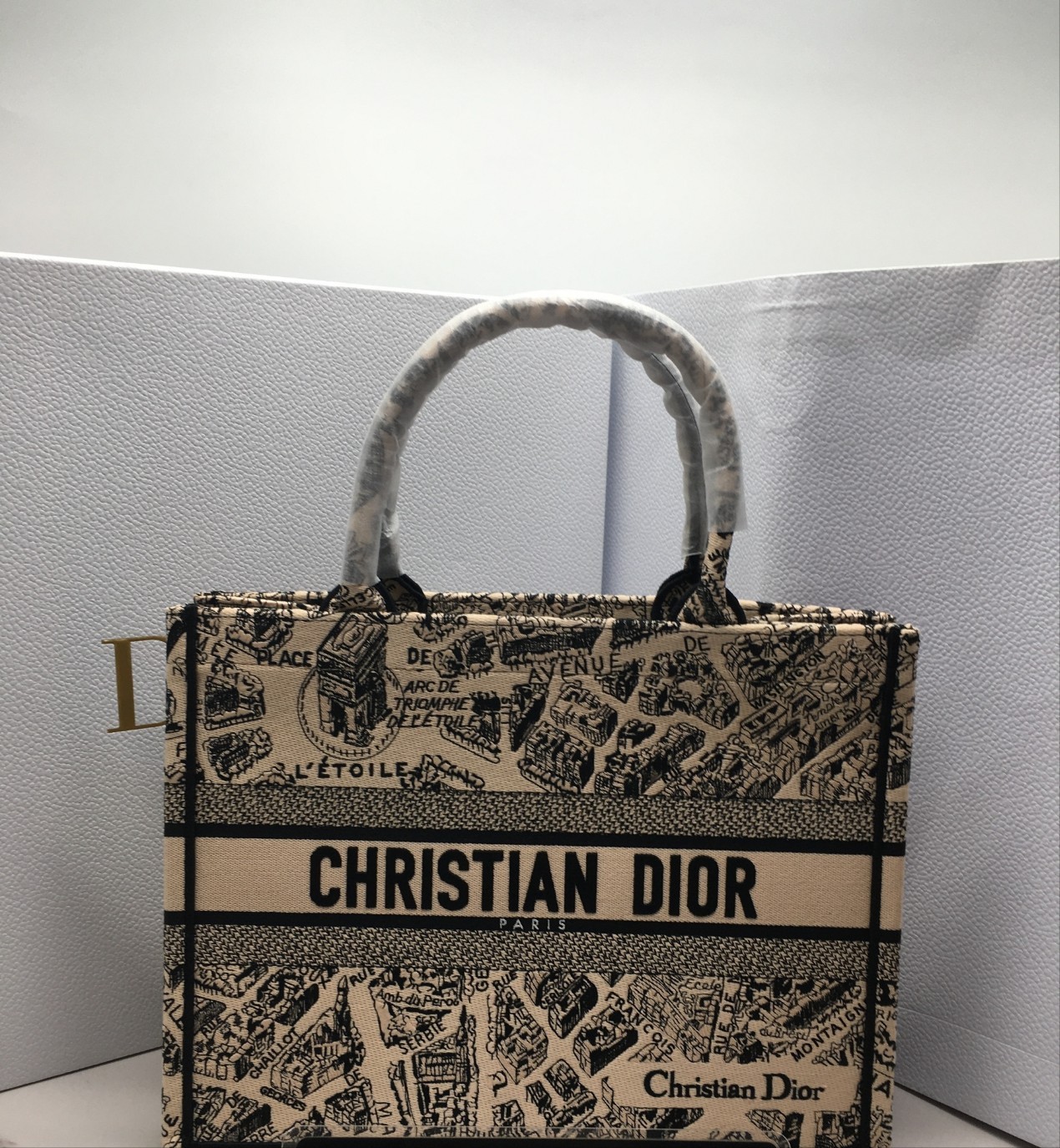 Ok(1692754588) 디올 북토트백 미디움(신상)